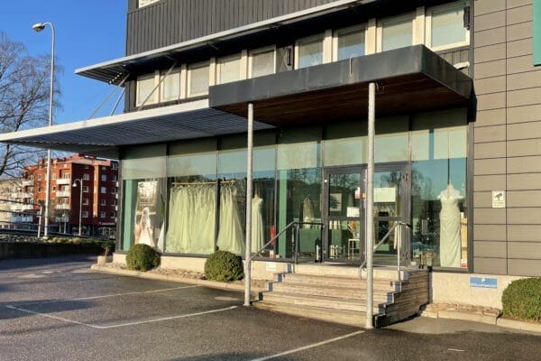 Solfilm och fönsterfilm på fönster