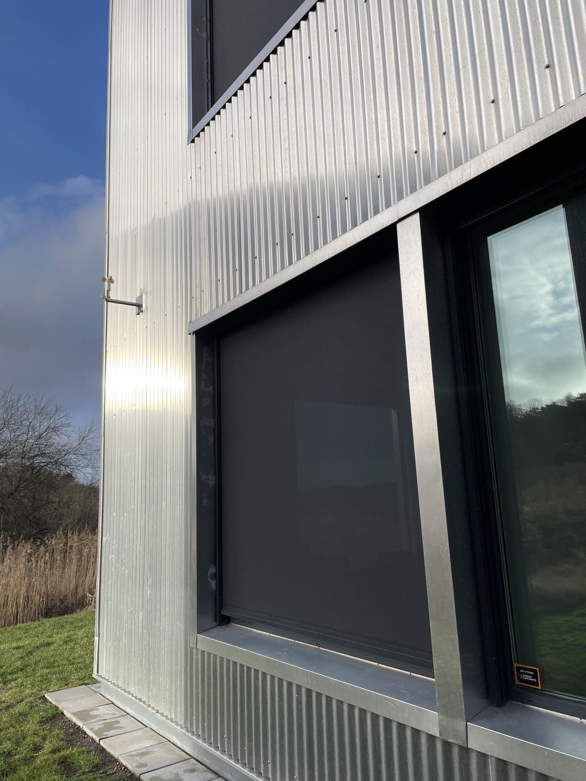 vertikal solskydd företag