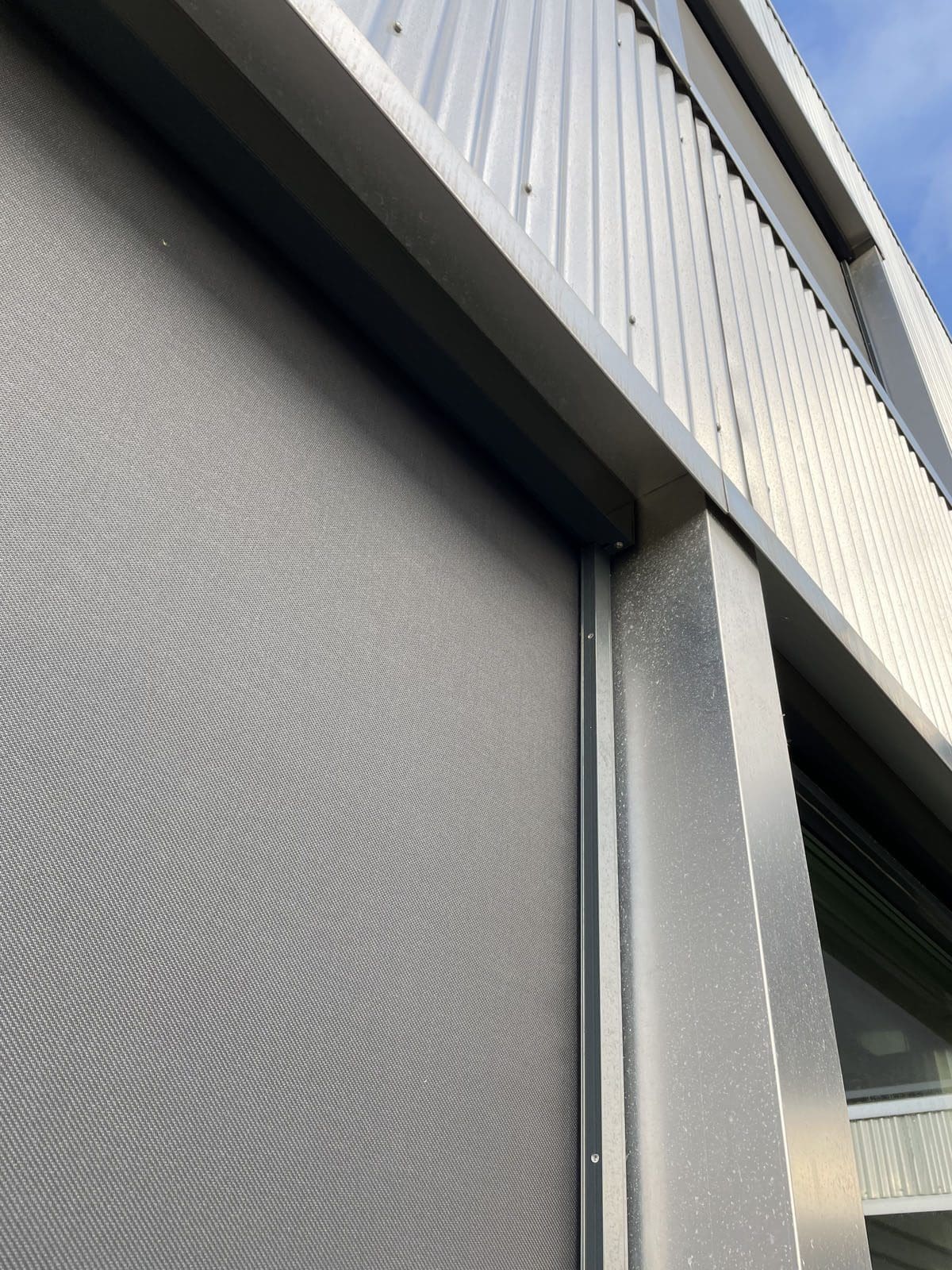 vertikal solskydd företag