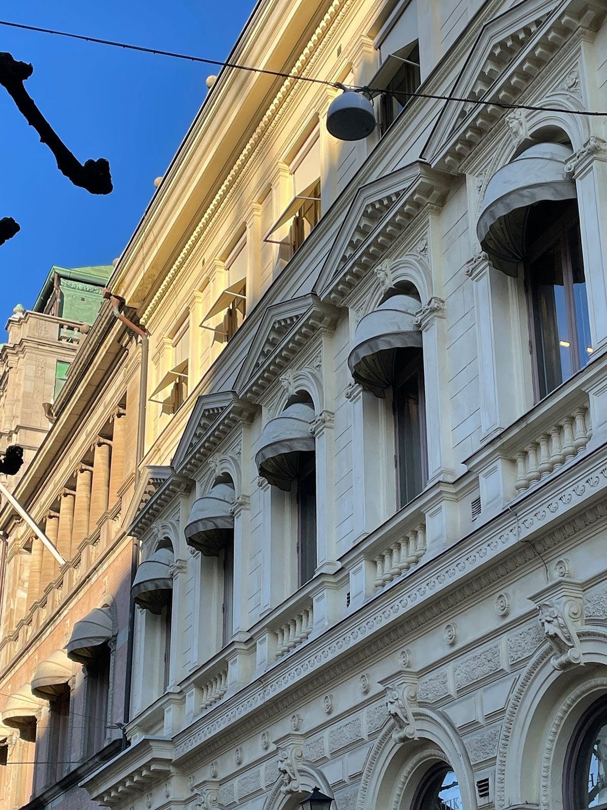 vertikal solskydd företag