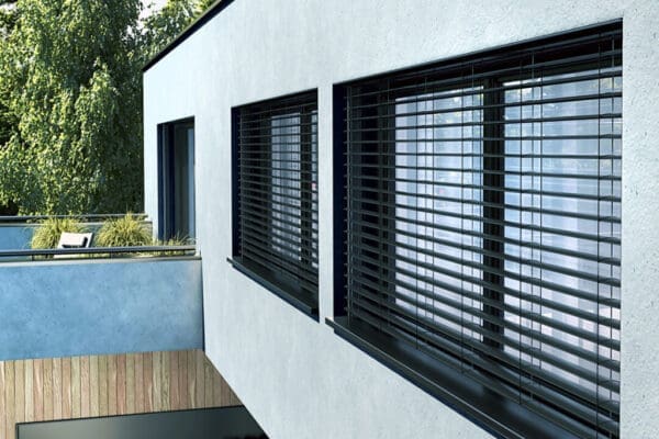 Fasadpersienner för utomhusbruk